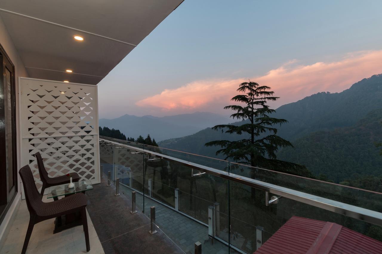 Hotel Seven Oaks Дехрадун Экстерьер фото