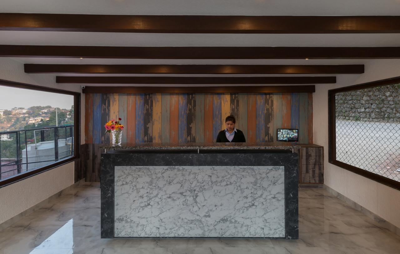 Hotel Seven Oaks Дехрадун Экстерьер фото