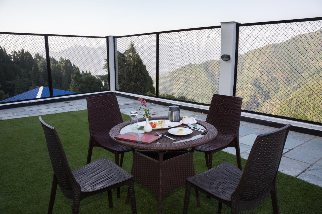 Hotel Seven Oaks Дехрадун Экстерьер фото
